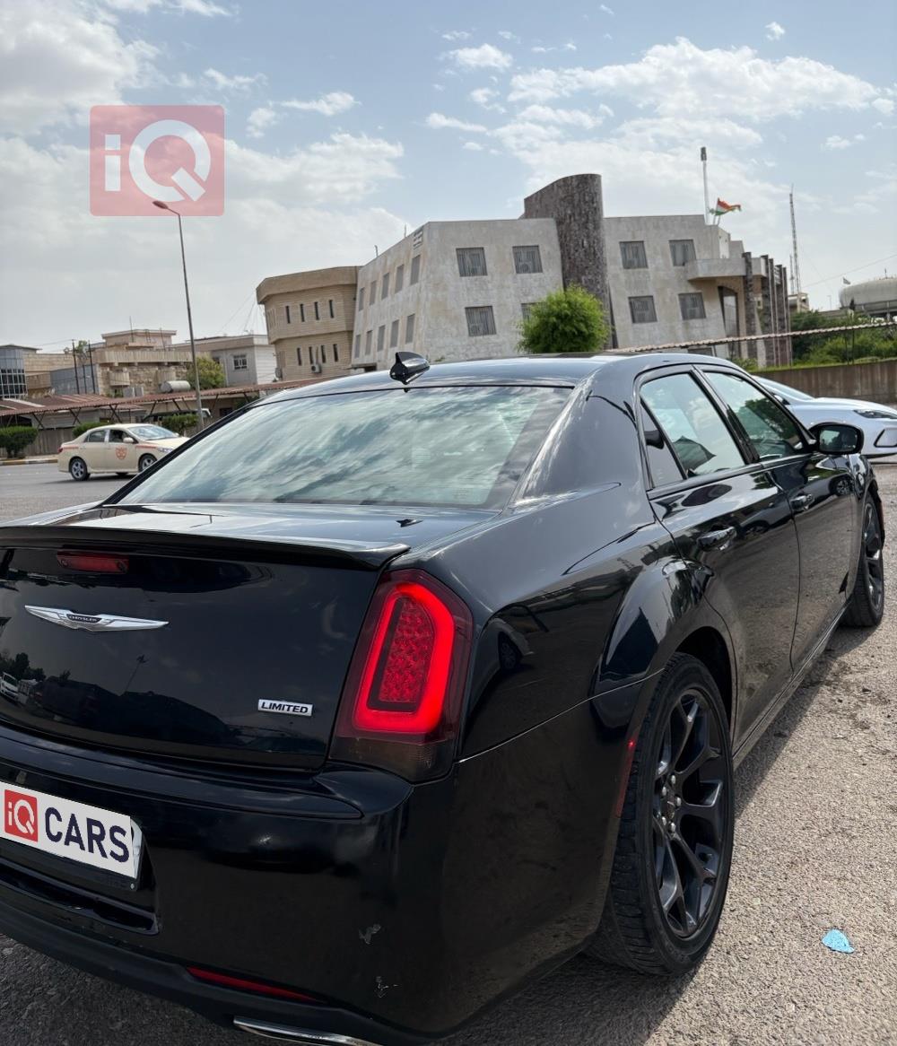 كرايسلر 300